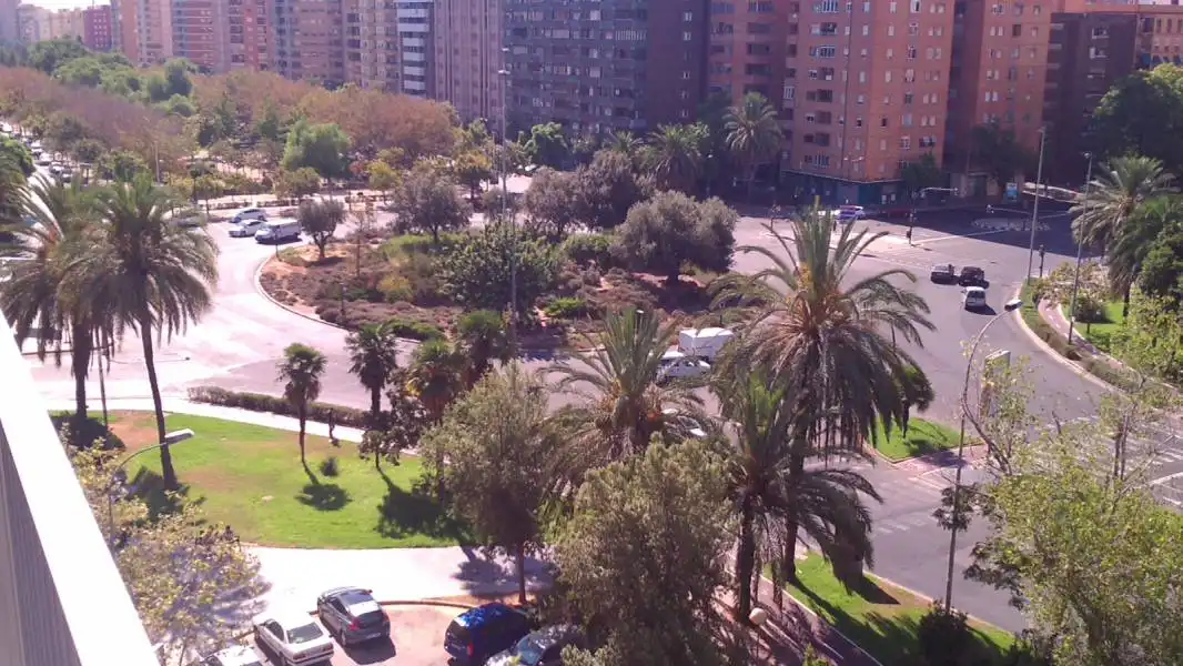 Vista exterior de Piso de alquiler en Valencia con Amueblado y Balcón