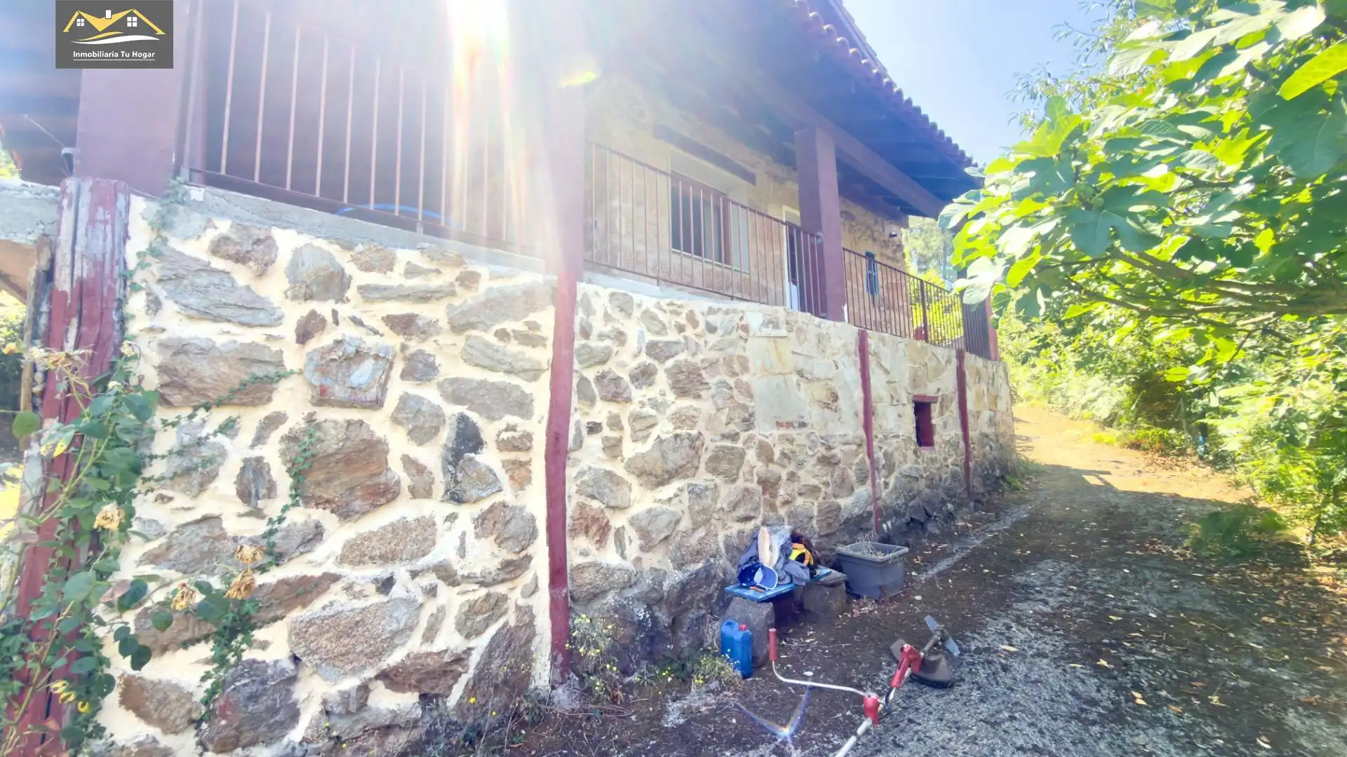 Vista exterior de Finca rústica en venta en Castrelo de Miño con Jardín privado, Terraza y Amueblado