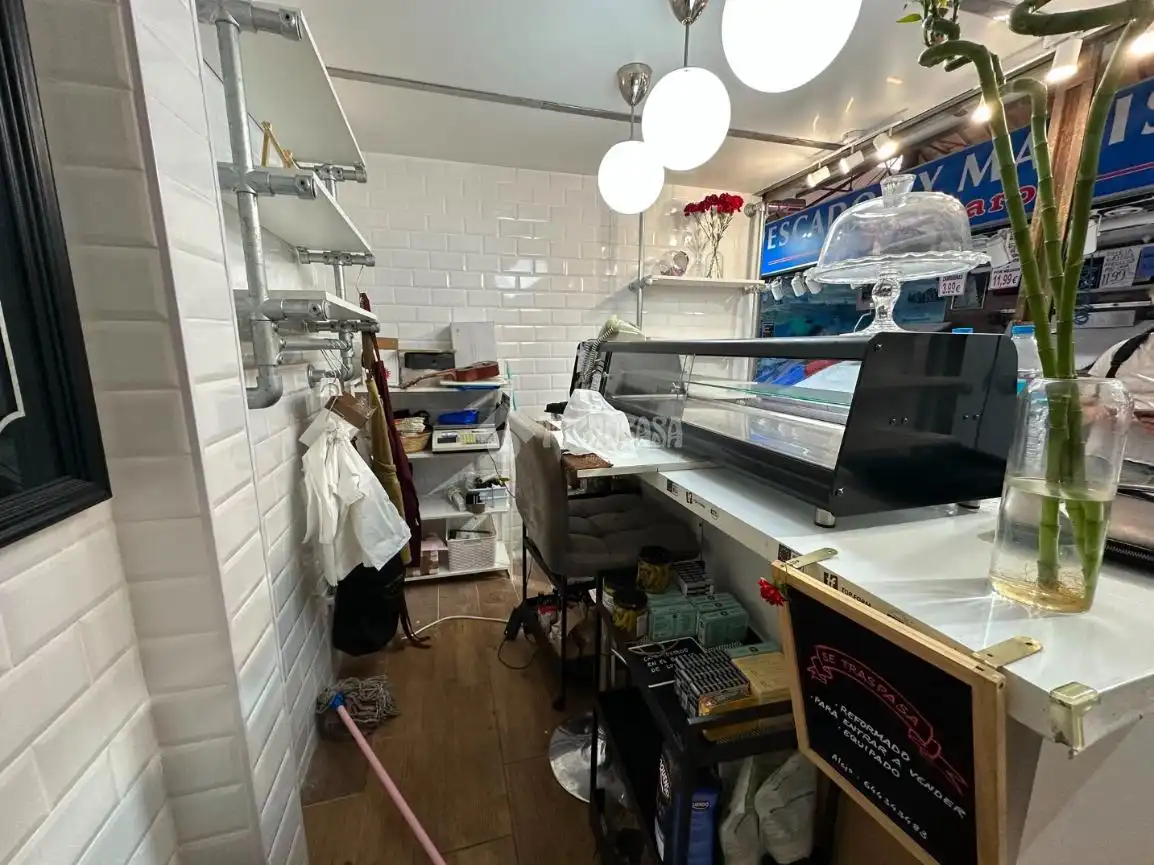 Cocina de Local en venta en Madrid