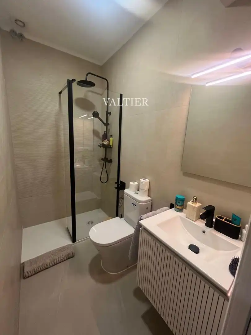 Baño de Piso de alquiler en Madrid con Aire acondicionado, Trastero y Amueblado