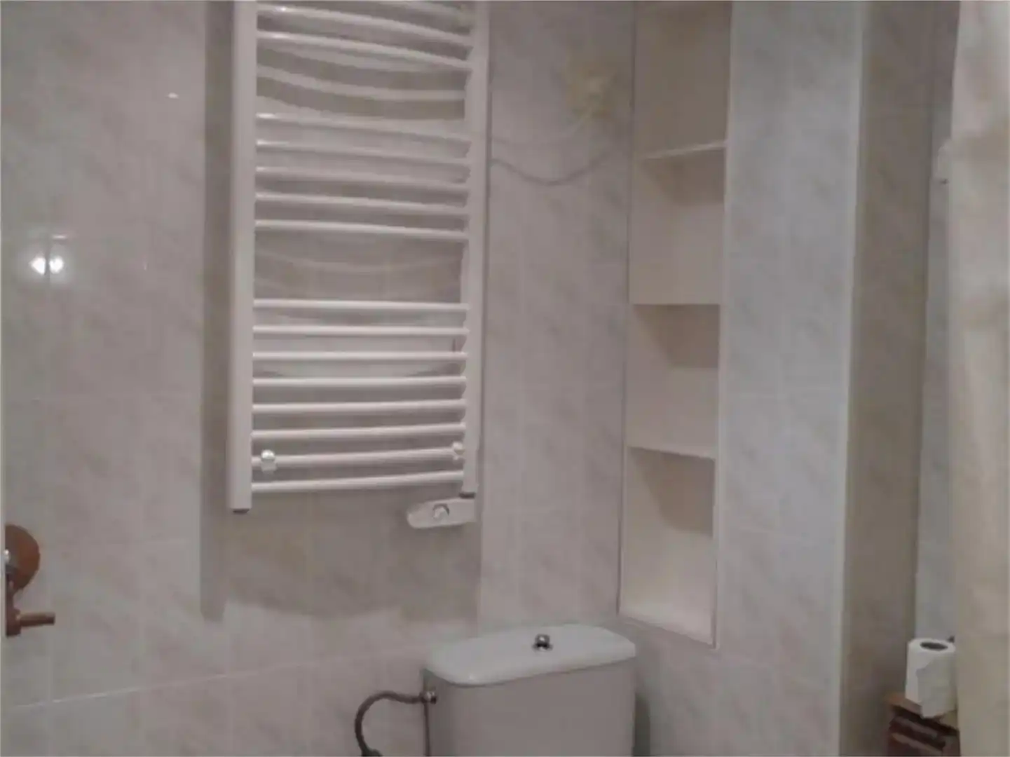 Badezimmer von Wohnungen zur Miete in Sahún mit Privatgarten, Parkett und Möbliert