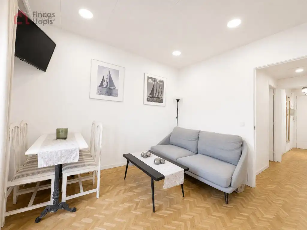 Sala de estar de Piso en venta en Barcelona con Balcón y Internet
