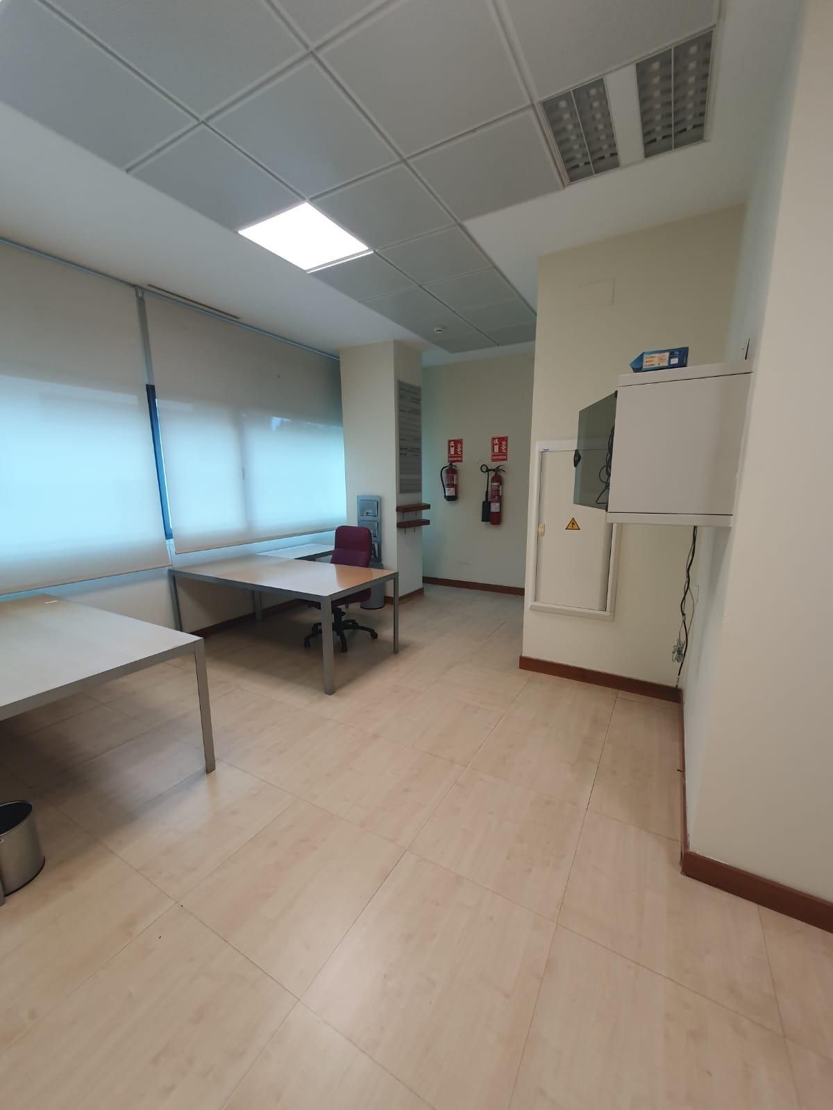 Oficina de lloguer en  Sevilla Capital amb Calefacció