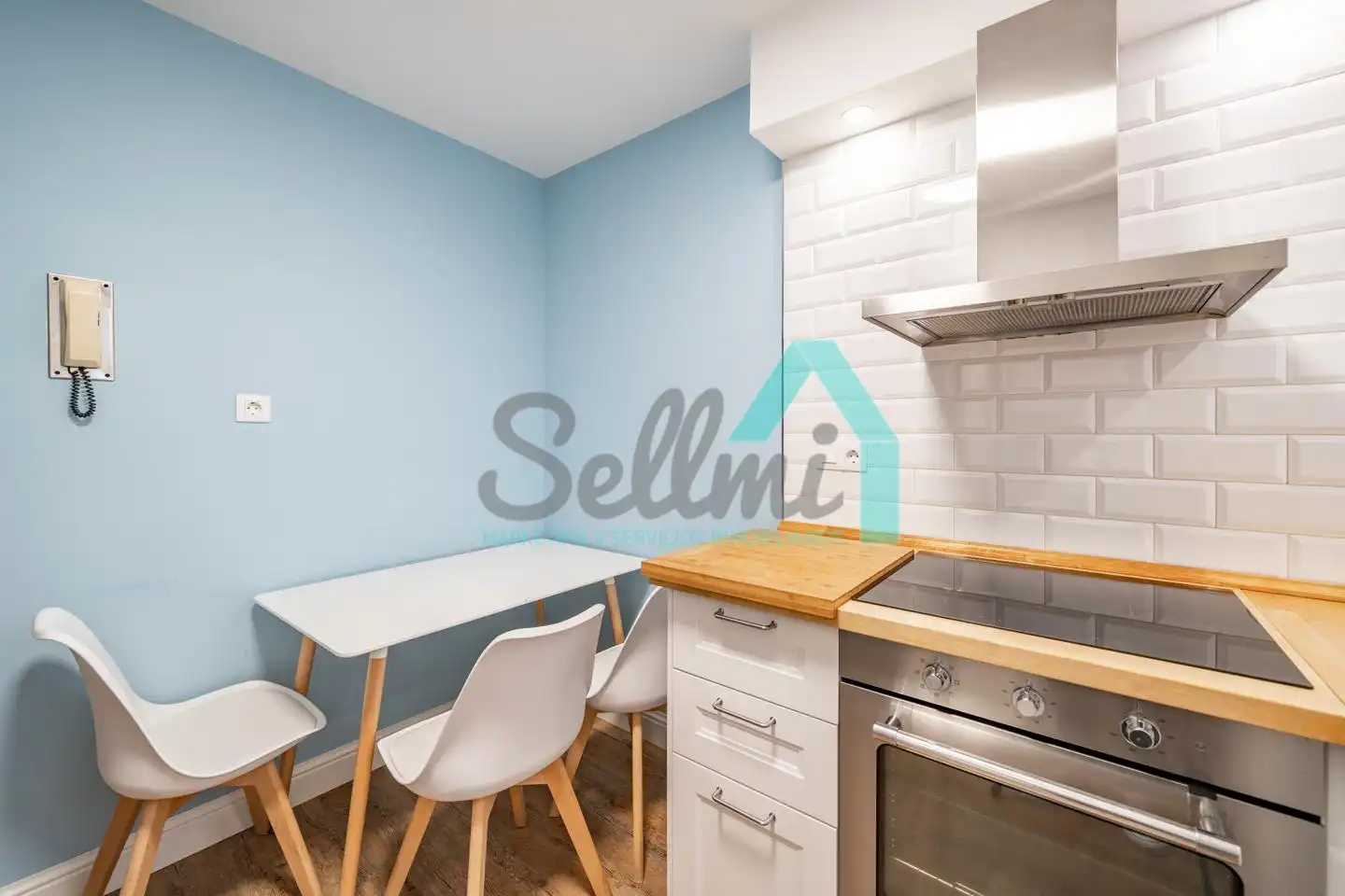 Kitchen of Flat for rent in Gijón   with Heating, Terrace and Furnished