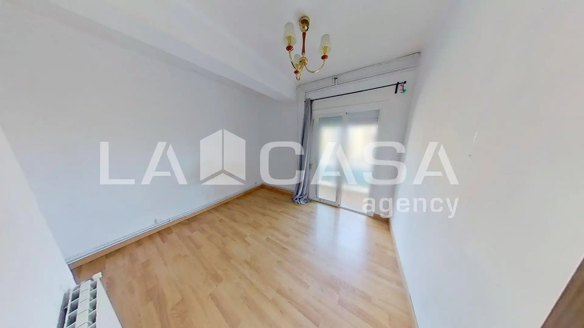 Wohnung zum Verkauf in Barcelona mit Heizung und Balkon