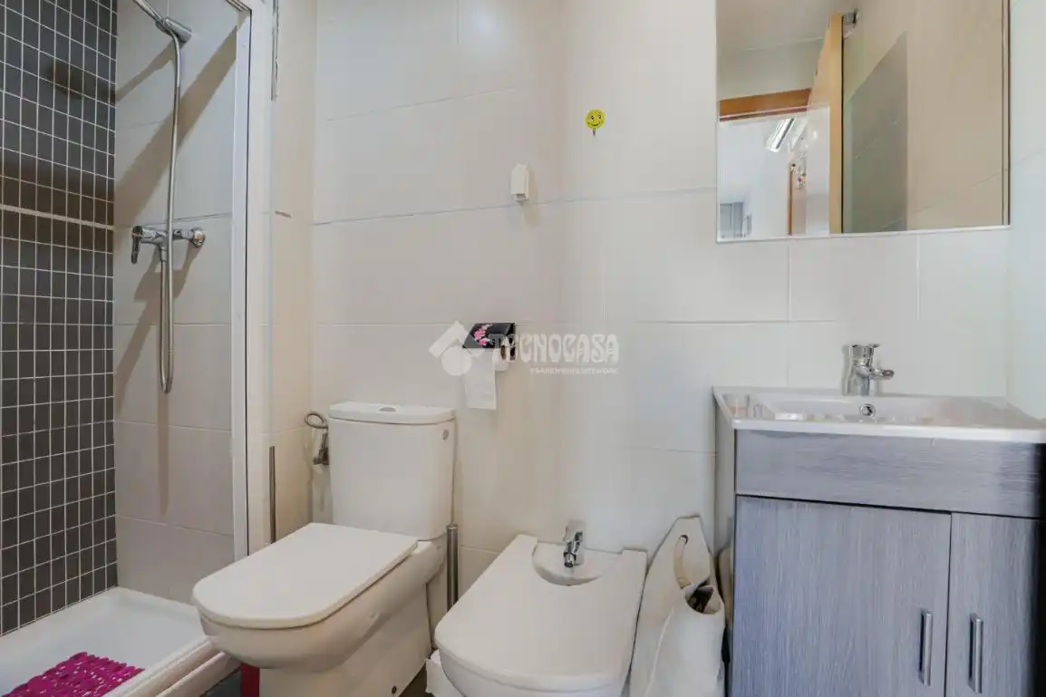 Badezimmer von Wohnung zum Verkauf in Montcada i Reixac mit Heizung, Abstellraum und Balkon
