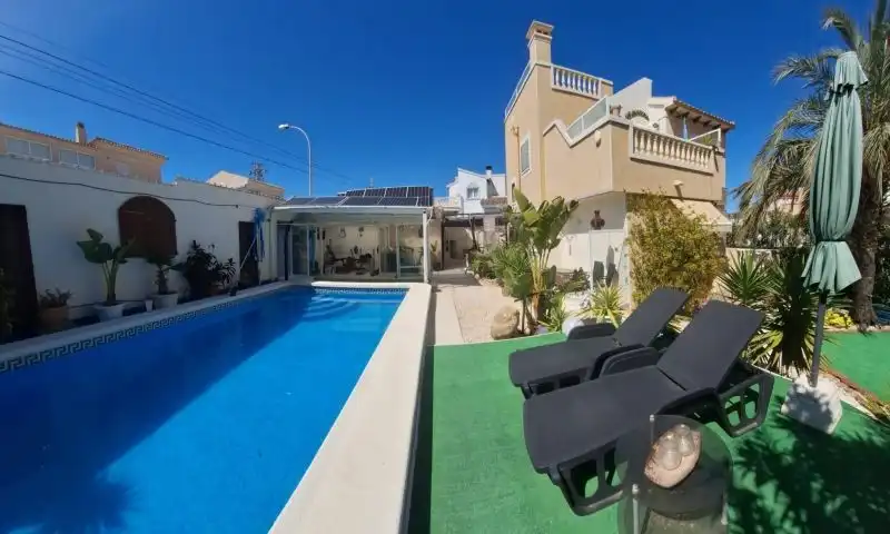 Villa avec piscine à vendre à Calle Calle Málaga, imagen 4