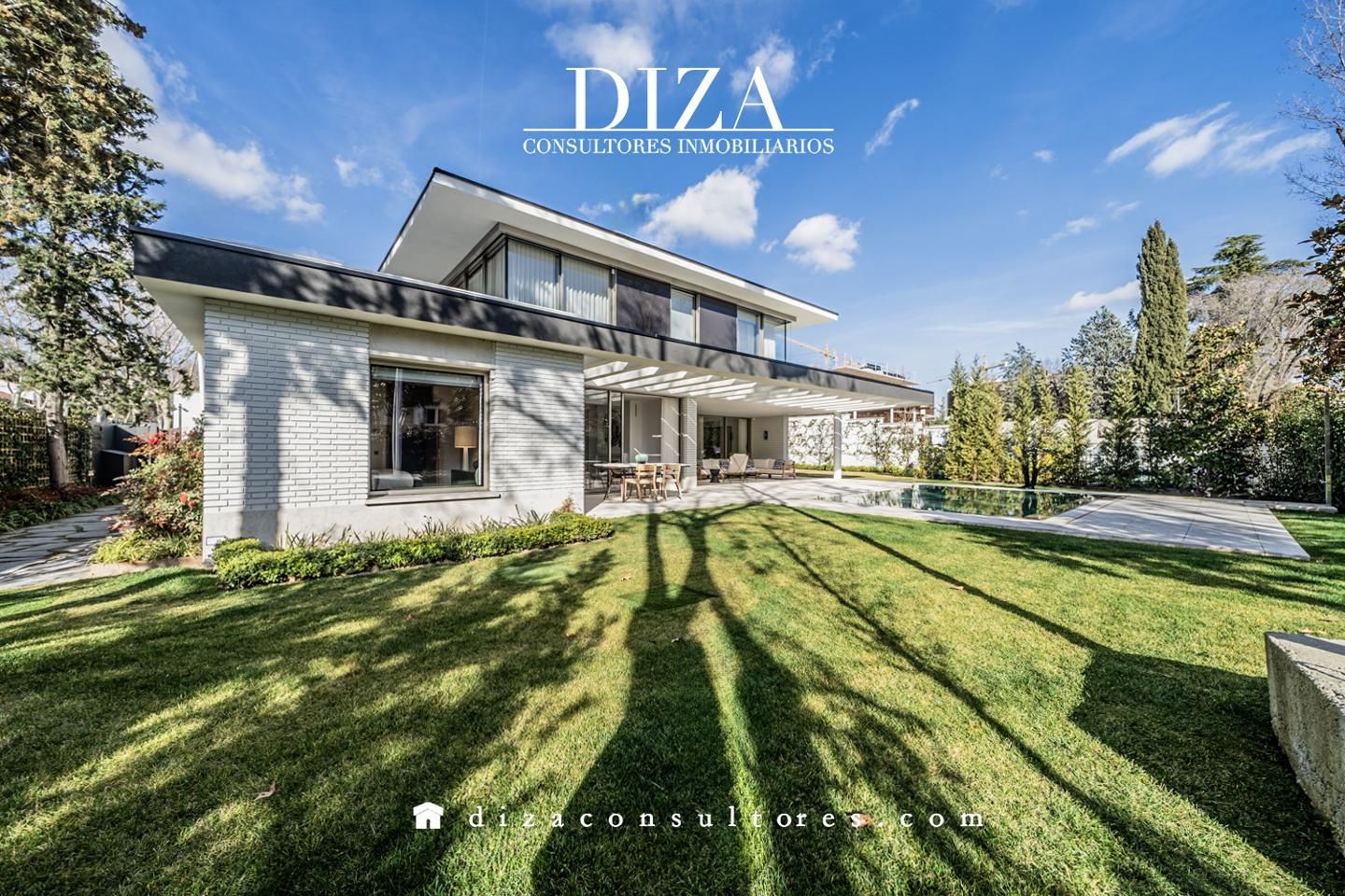 Vista exterior de Casa o chalet en venta en  Madrid Capital con Aire acondicionado, Calefacción y Terraza
