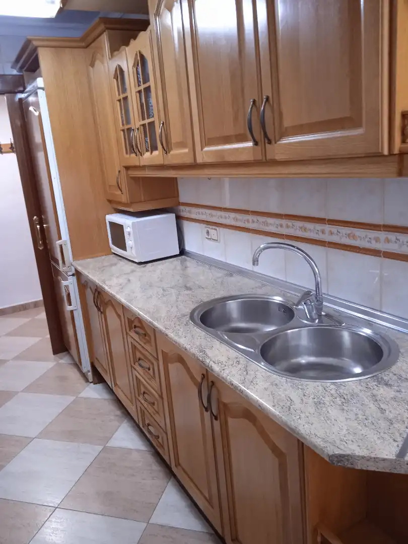 Cuina de Pis de lloguer en Málaga amb Aire condicionat, Calefacció i Moblat