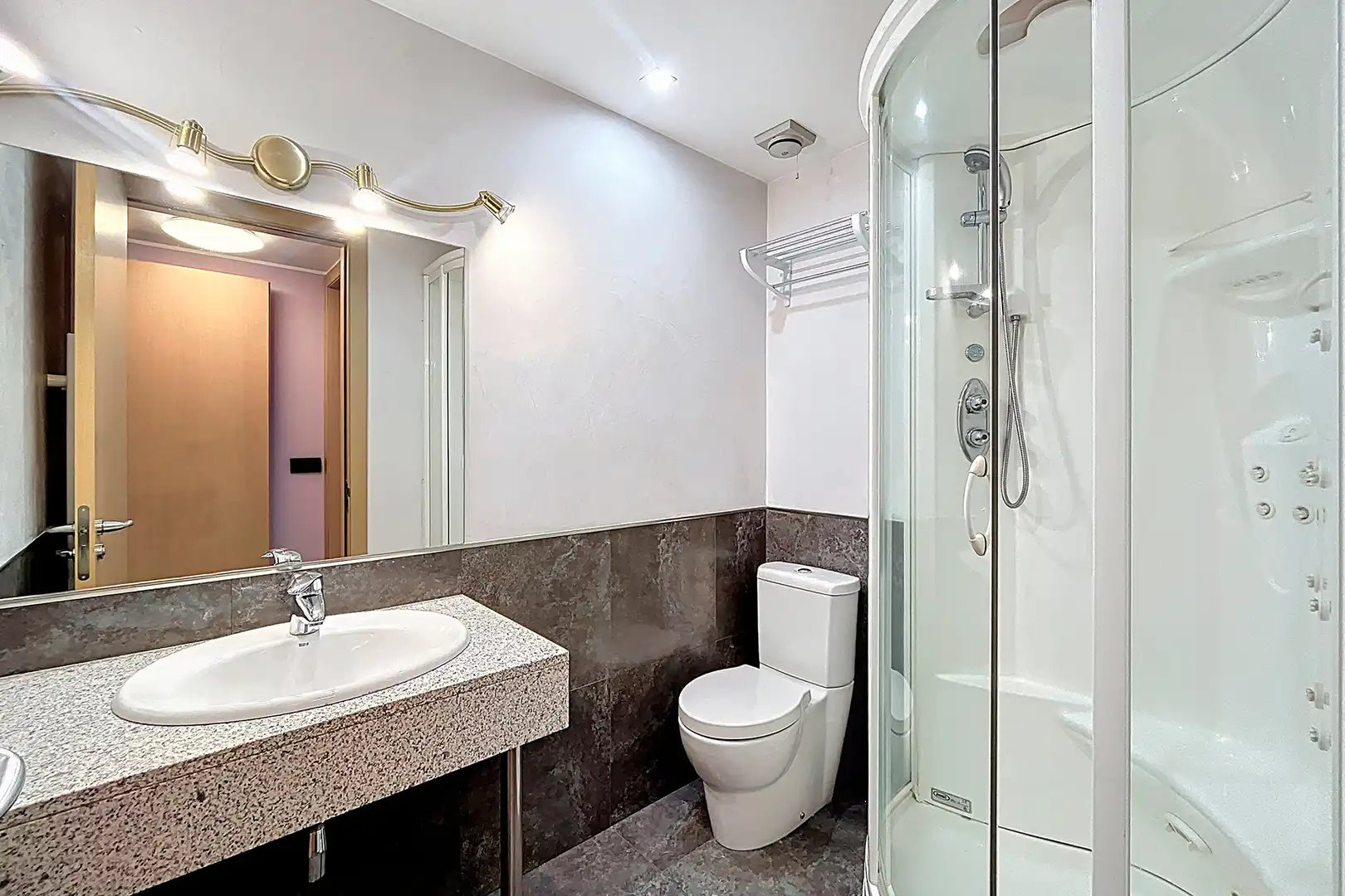 Bathroom of Attic for sale in Escaldes – Engordany  with Air Conditioner, Heating and Terrace