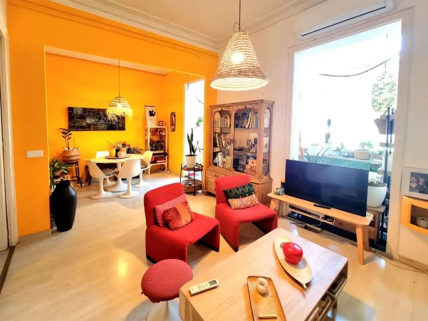Sala d'estar de Apartament per a compartir en Barcelona amb Aire condicionat, Jardí privat i Parquet