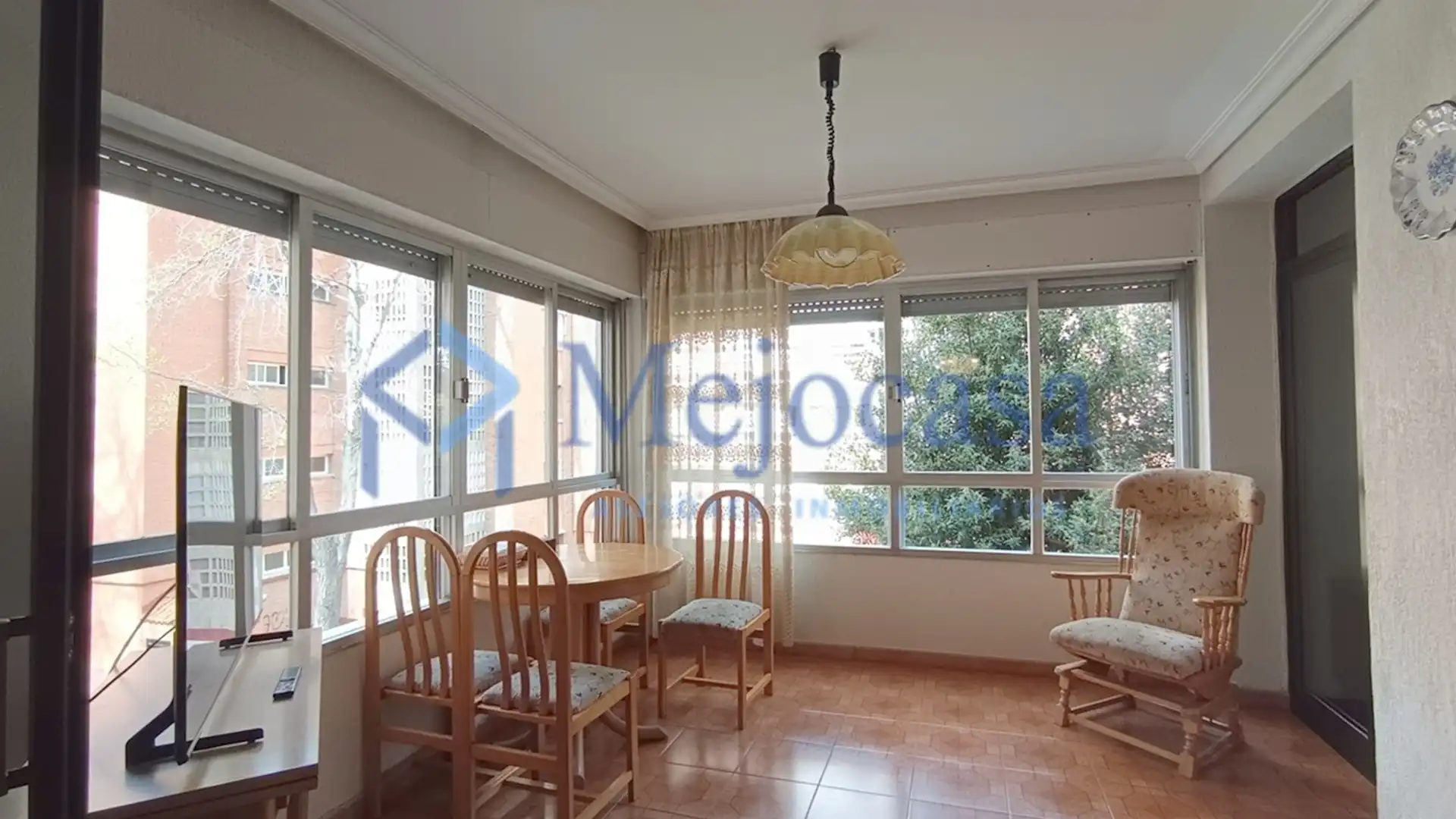 Comedor de Piso en venta en  Madrid Capital con Calefacción, Jardín privado y Parquet