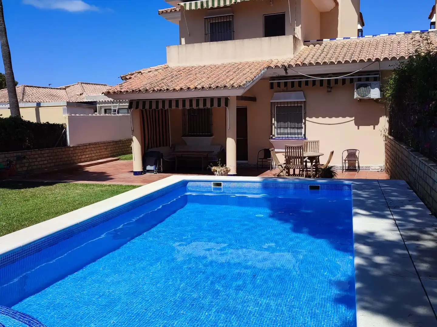 Piscina de Casa o chalet en venta en Chiclana de la Frontera con Aire acondicionado, Calefacción y Piscina
