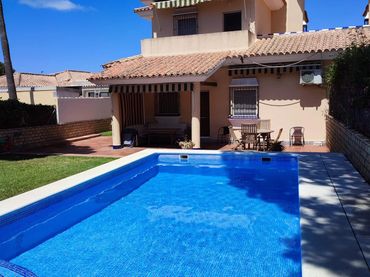 Villa con piscina in vendita a La Barrosa