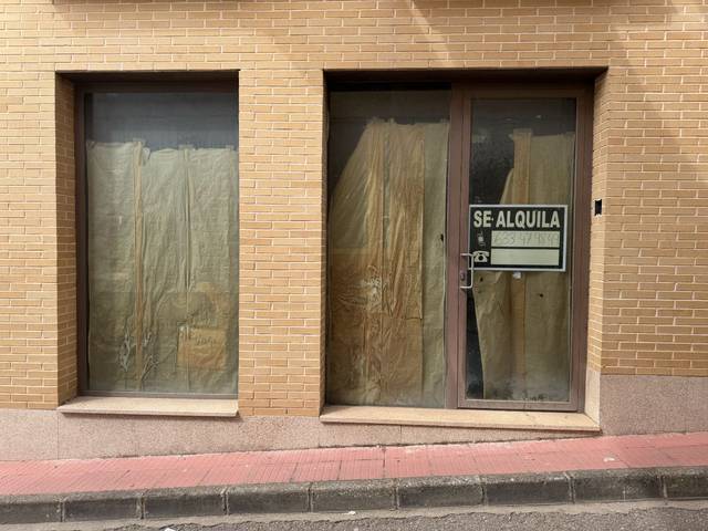 Local comercial en Alquiler en Calle Juan Aguado, 18 en La Torre de Esteban Hambrán