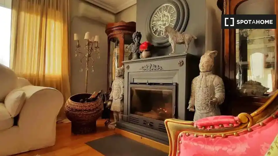 Sala de estar de Apartamento para compartir en Torrelodones con Aire acondicionado, Terraza y Amueblado
