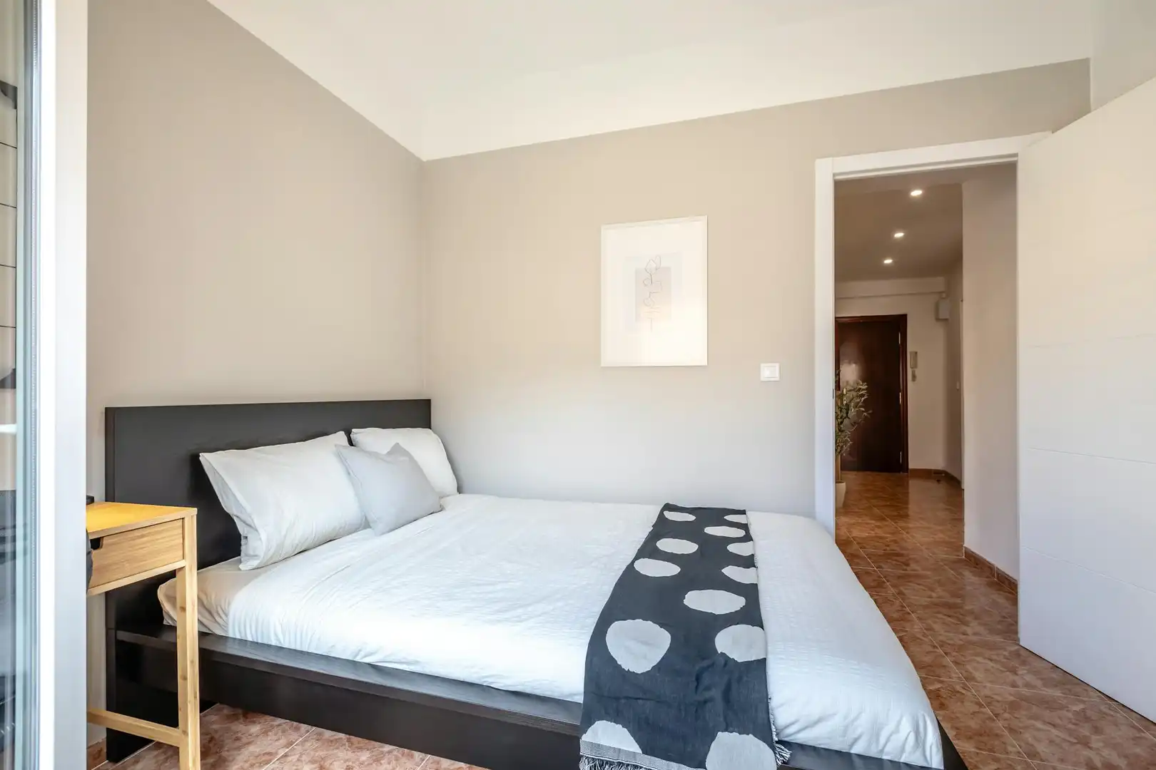 Bedroom of Flat for share in Valencia  with Air Conditioner, Heating and Private garden