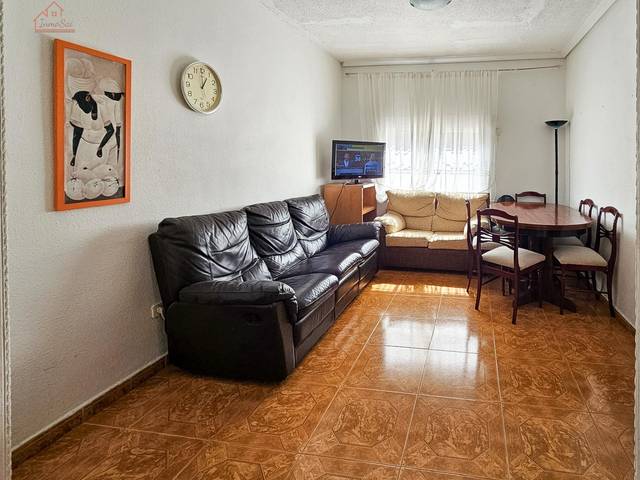 Piso en Venta en Calle LA DEL MANOJO DE ROSAS en Los Ángeles