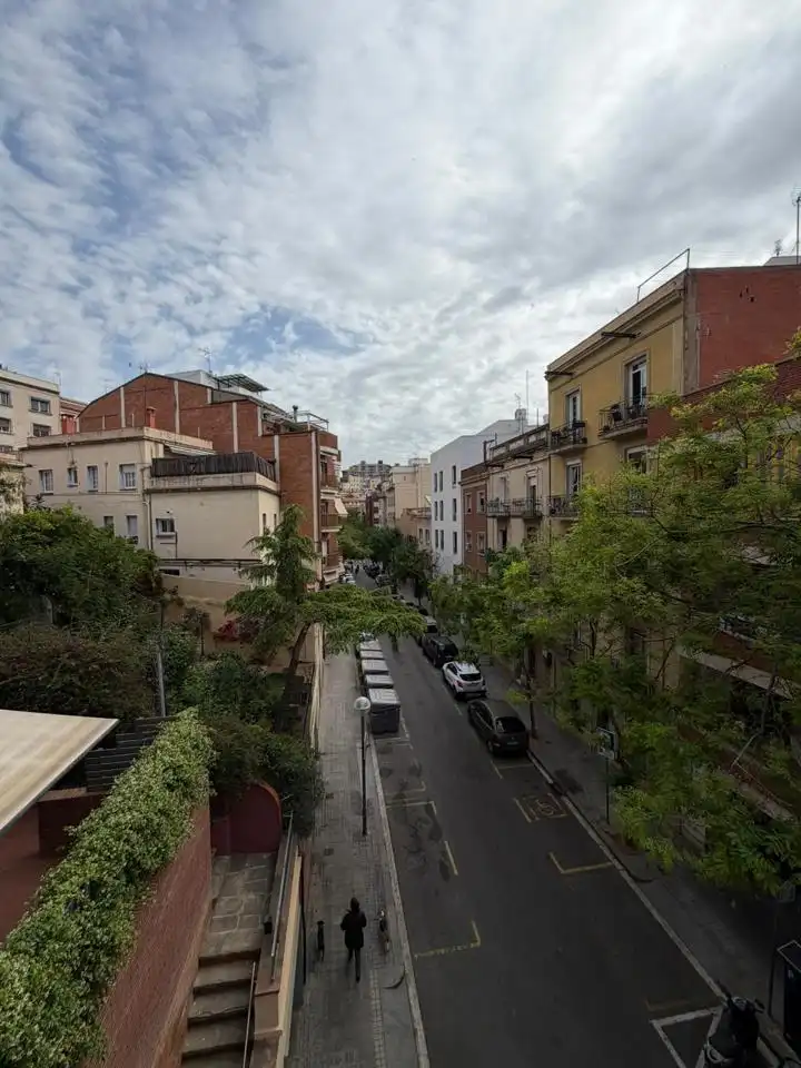 Vista exterior de Pis en venda en Barcelona amb Aire condicionat, Parquet i Terrassa