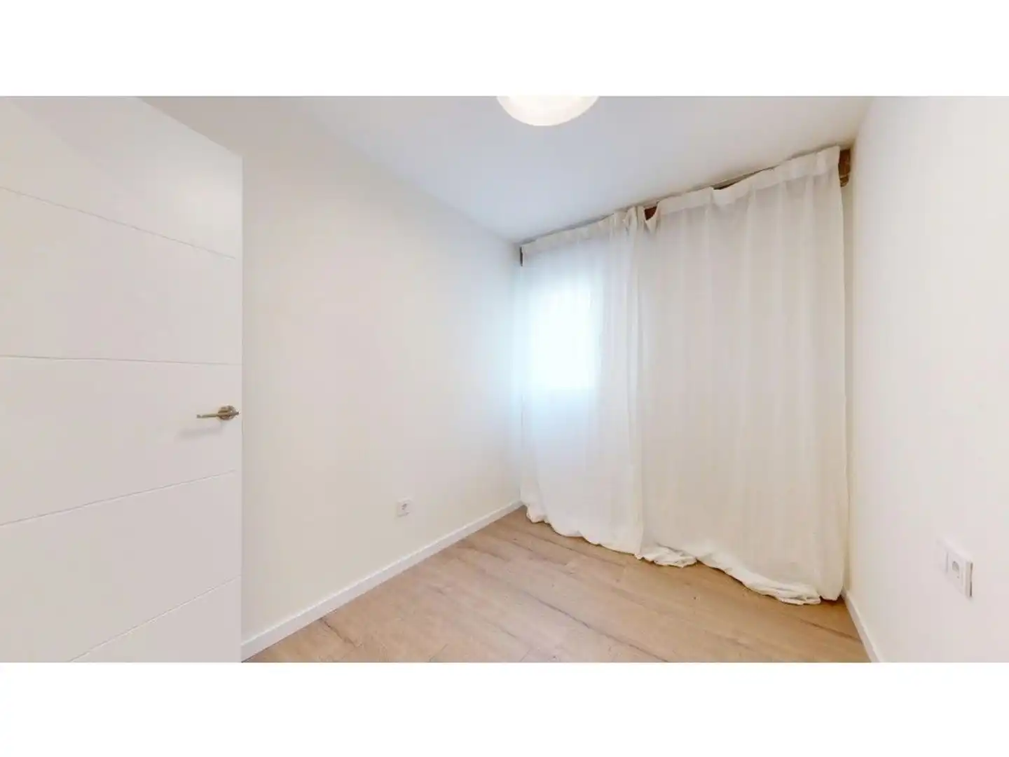 Habitación de Piso en venta en Valencia con Aire acondicionado, Terraza y Amueblado