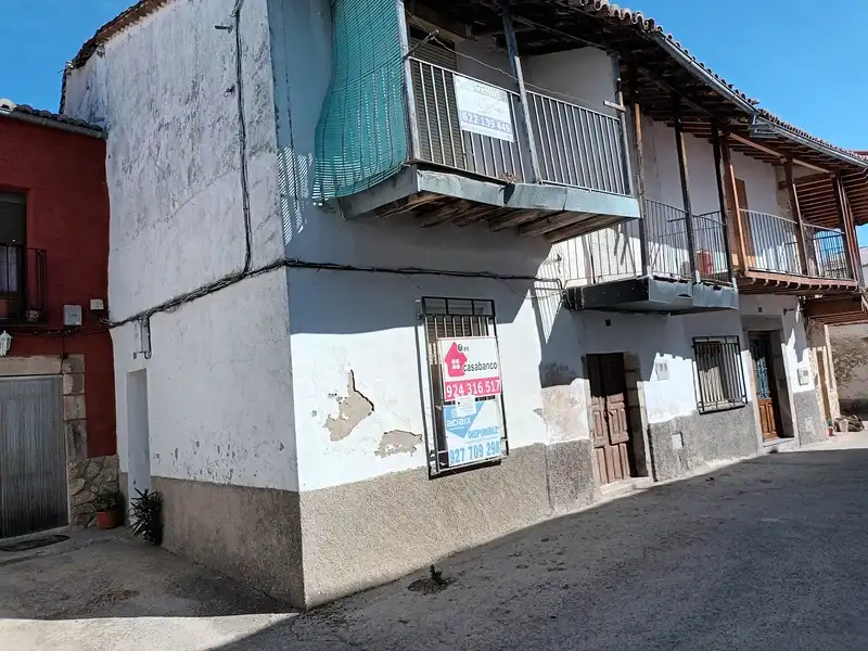 Vista exterior de Casa o chalet en venta en Aldeanueva del Camino con Piscina