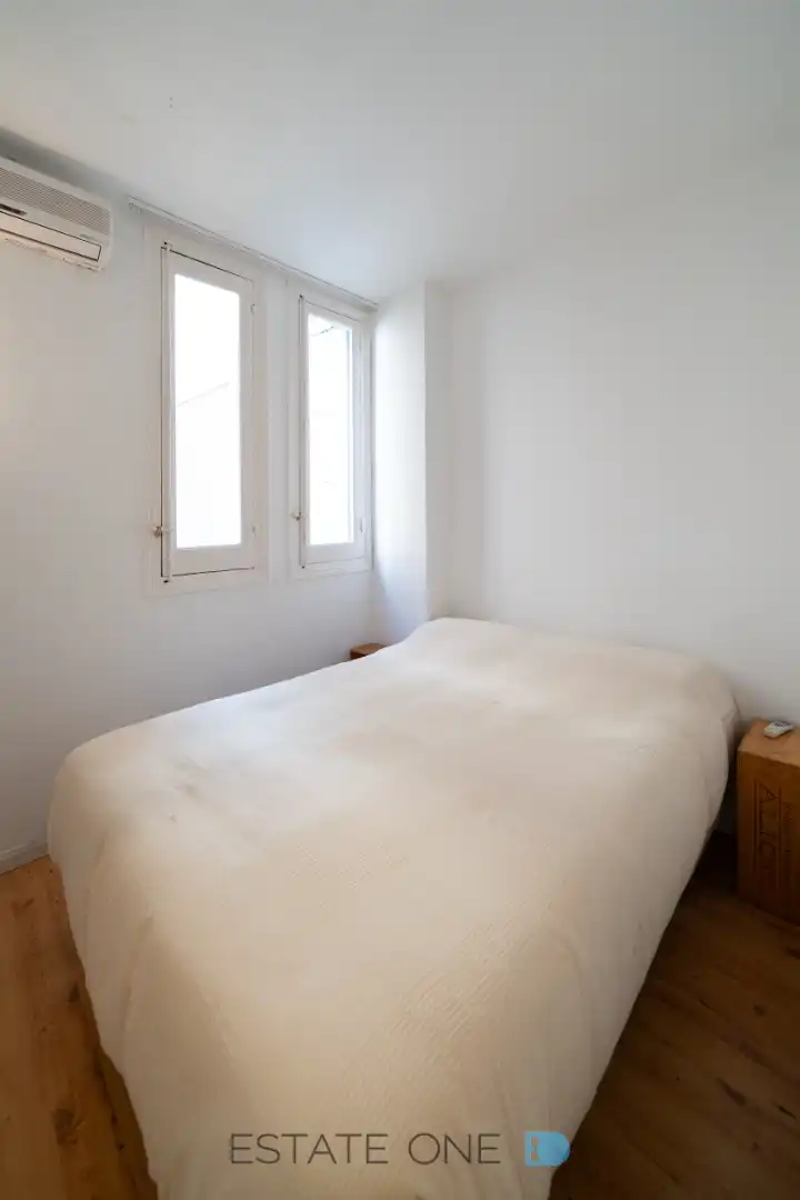 Bedroom of Office for rent in Madrid  with Air Conditioner, Heating and Balcony