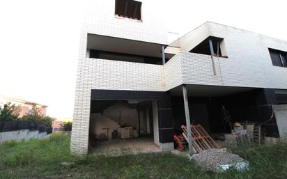 Exterior view of Single-family semi-detached for sale in Polinyà  with Air Conditioner, Heating and Private garden