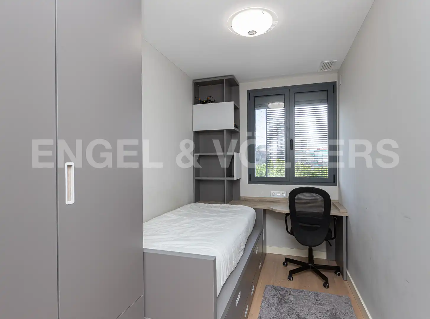 Schlafzimmer von Dachboden zum Verkauf in Barcelona mit Klimaanlage, Heizung und Parkett
