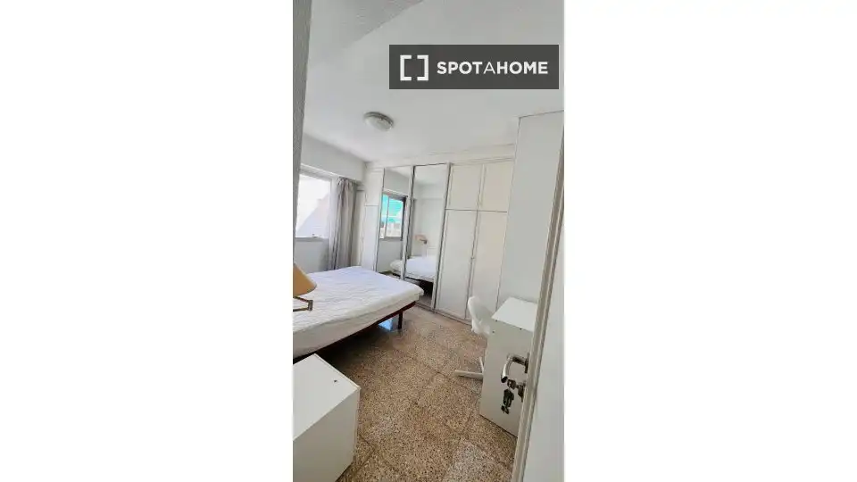Habitación en Ensanche - Diputación