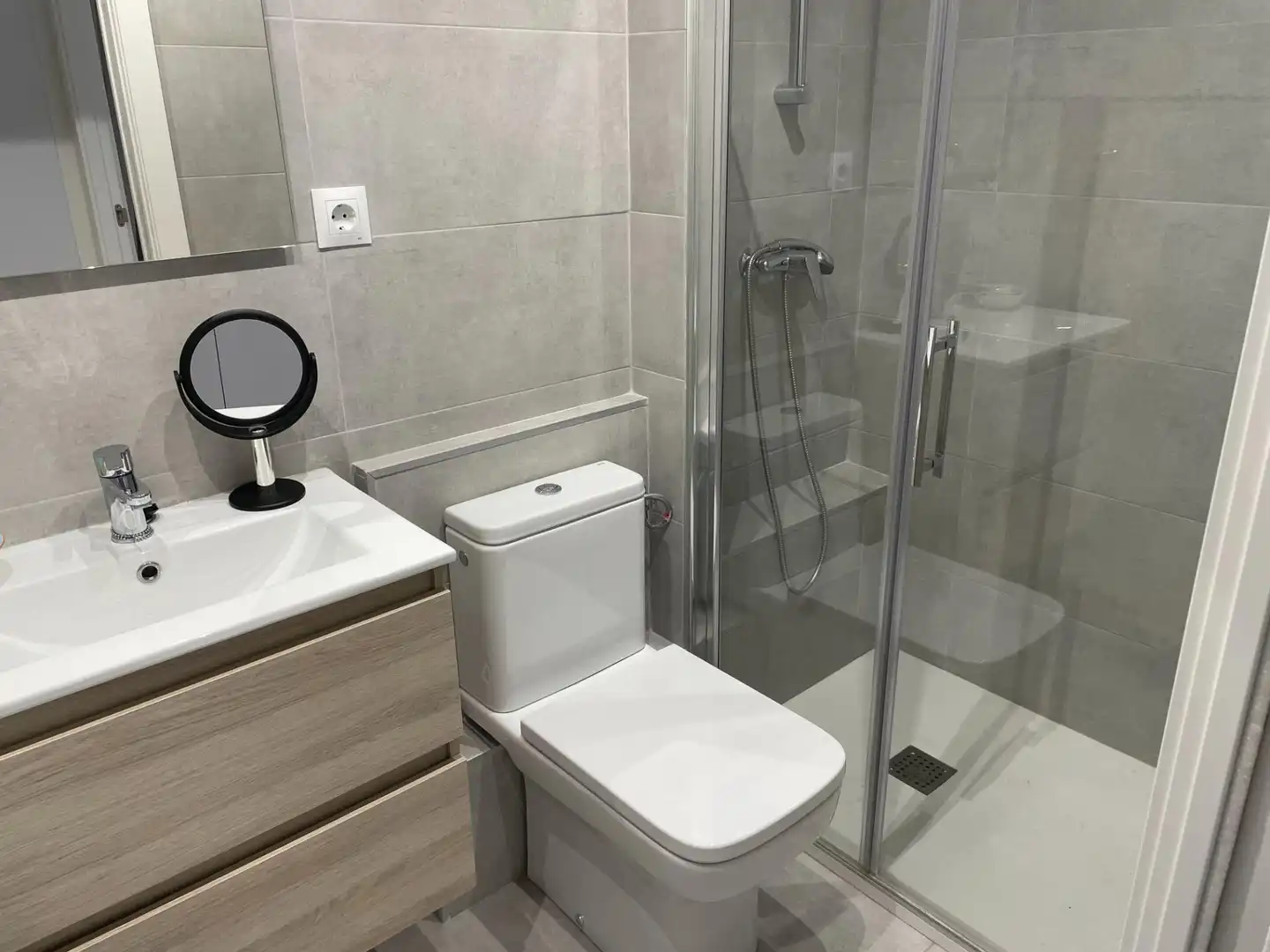 Bathroom of Flat for rent in Alicante / Alacant  with Air Conditioner, Heating and Furnished