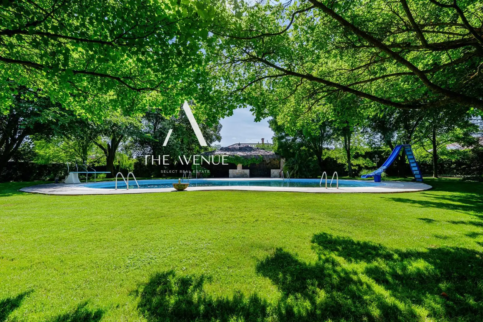 Piscina de Casa o xalet en venda en Villanueva de la Cañada amb Aire condicionat, Calefacció i Jardí privat