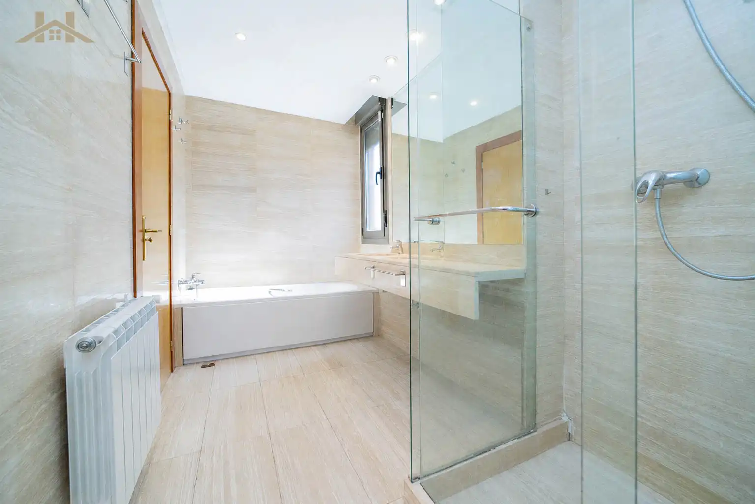 Baño de Piso en venta en Madrid con Aire acondicionado, Calefacción y Parquet