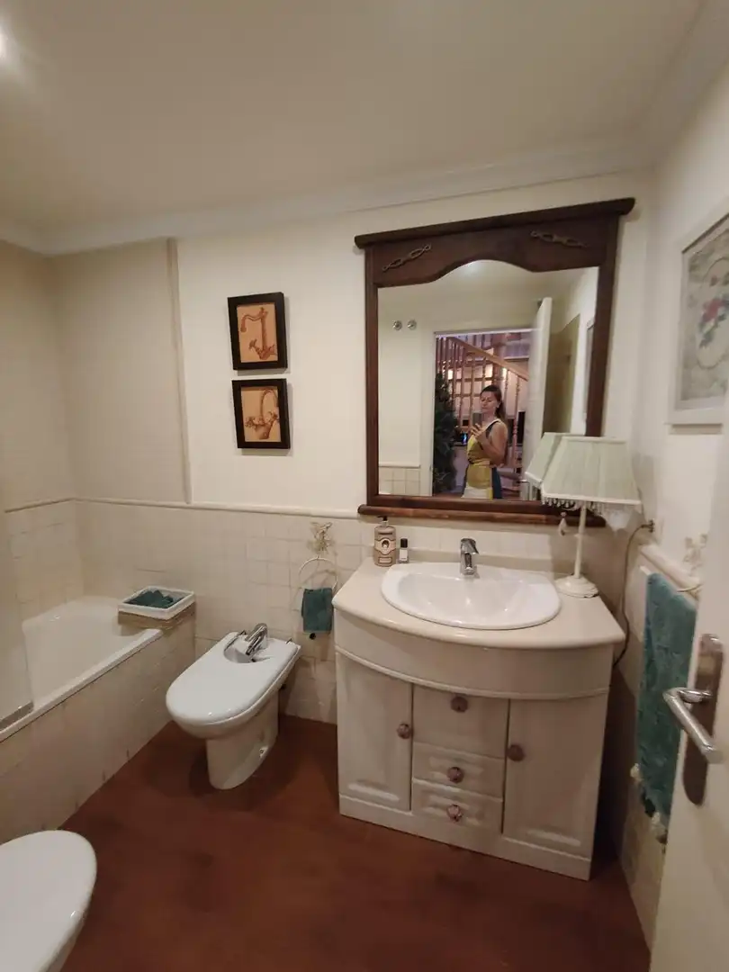 Bany de Apartament en venda en Oria amb Aire condicionat, Jardí privat i Terrassa