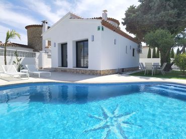 Casa con jardín en venta en Carrer Alberes 199A