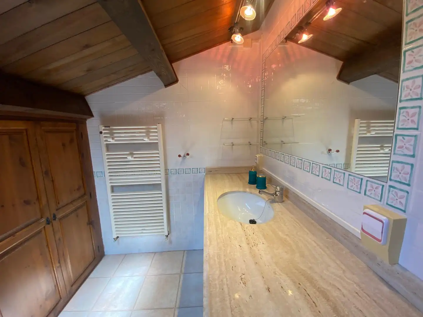 Baño de Finca rústica en venta en La Quar con Calefacción y Jardín privado