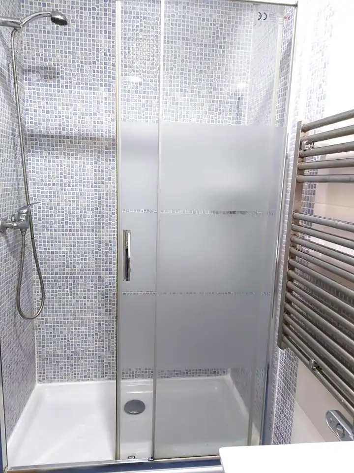 Badezimmer von Einfamilien-Reihenhaus zum Verkauf in Barruecopardo mit Balkon