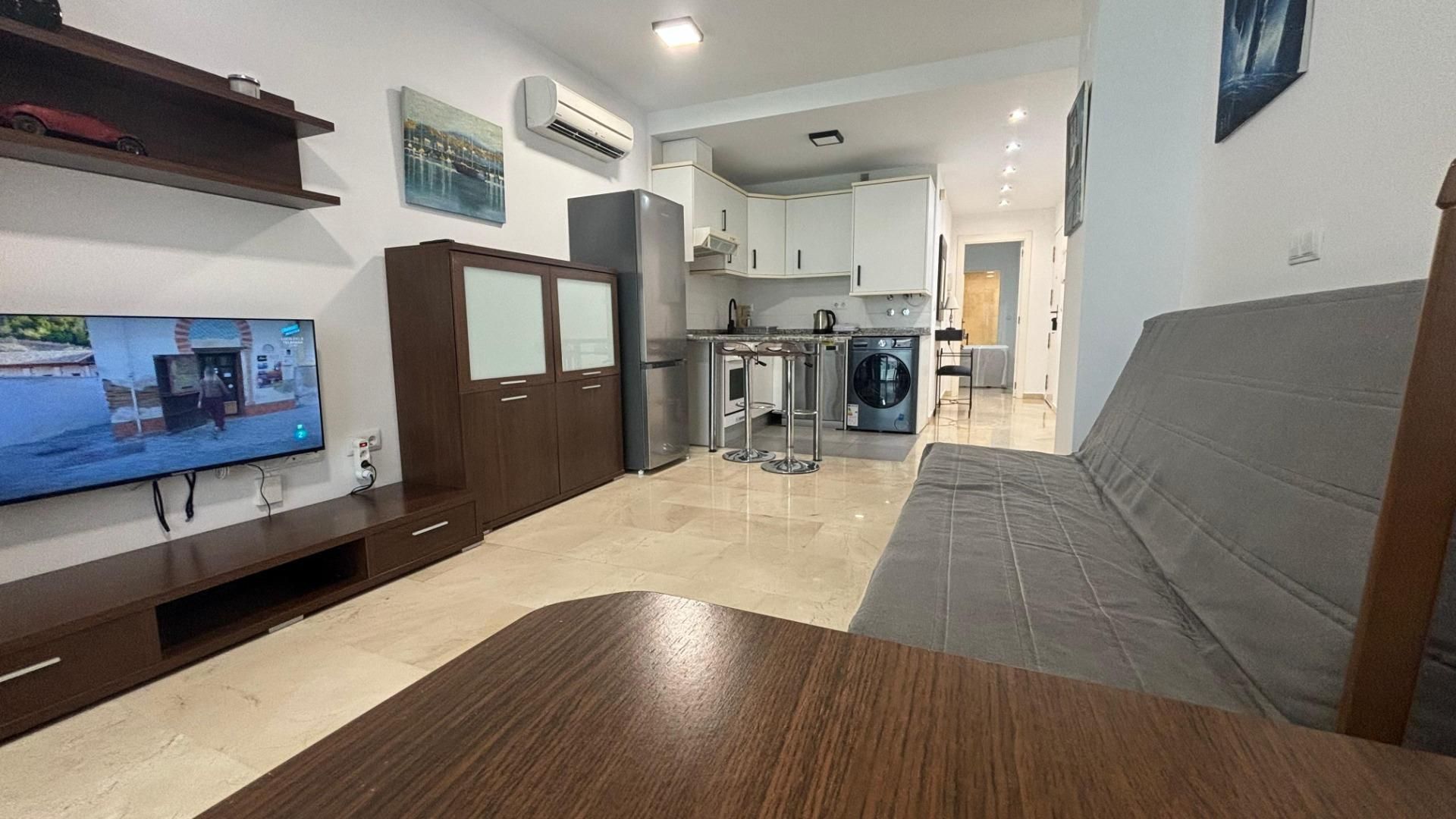 Vista exterior de Apartament de lloguer en Benidorm amb Aire condicionat, Terrassa i Moblat