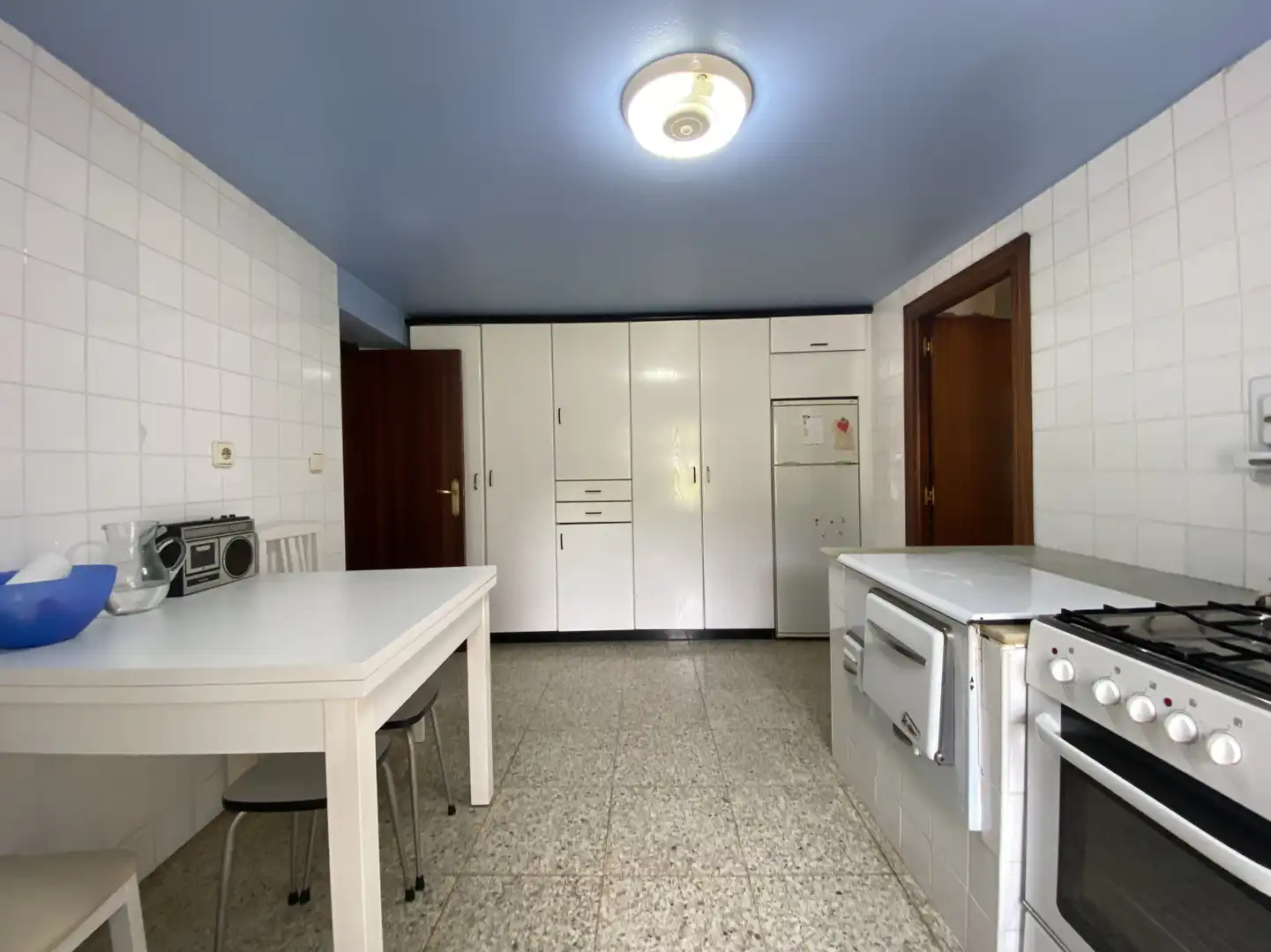 Cocina de Casa adosada en venta en Torrelavega  con Jardín privado