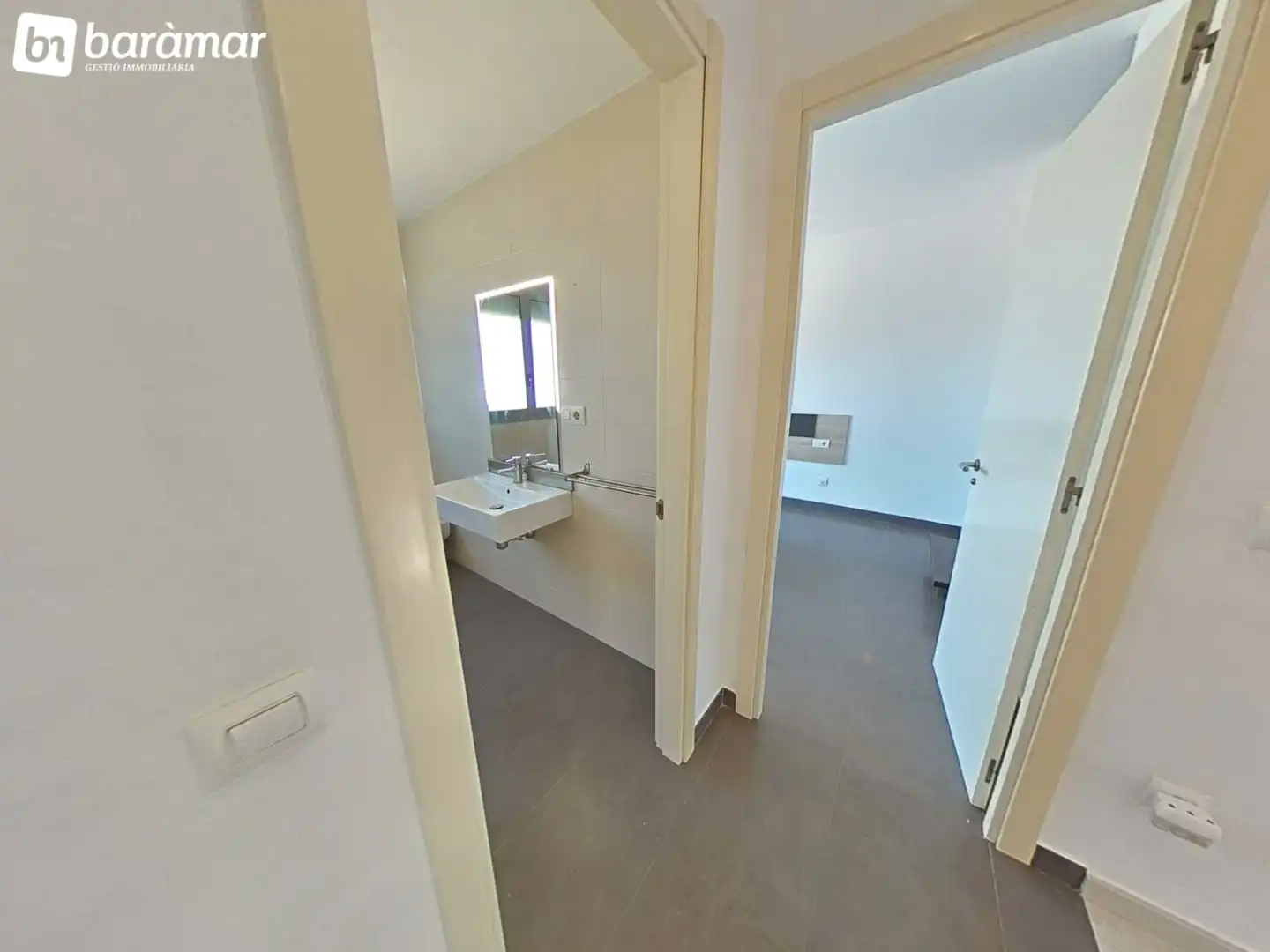 Baño de Casa adosada en venta en El Vendrell con Aire acondicionado, Calefacción y Jardín privado