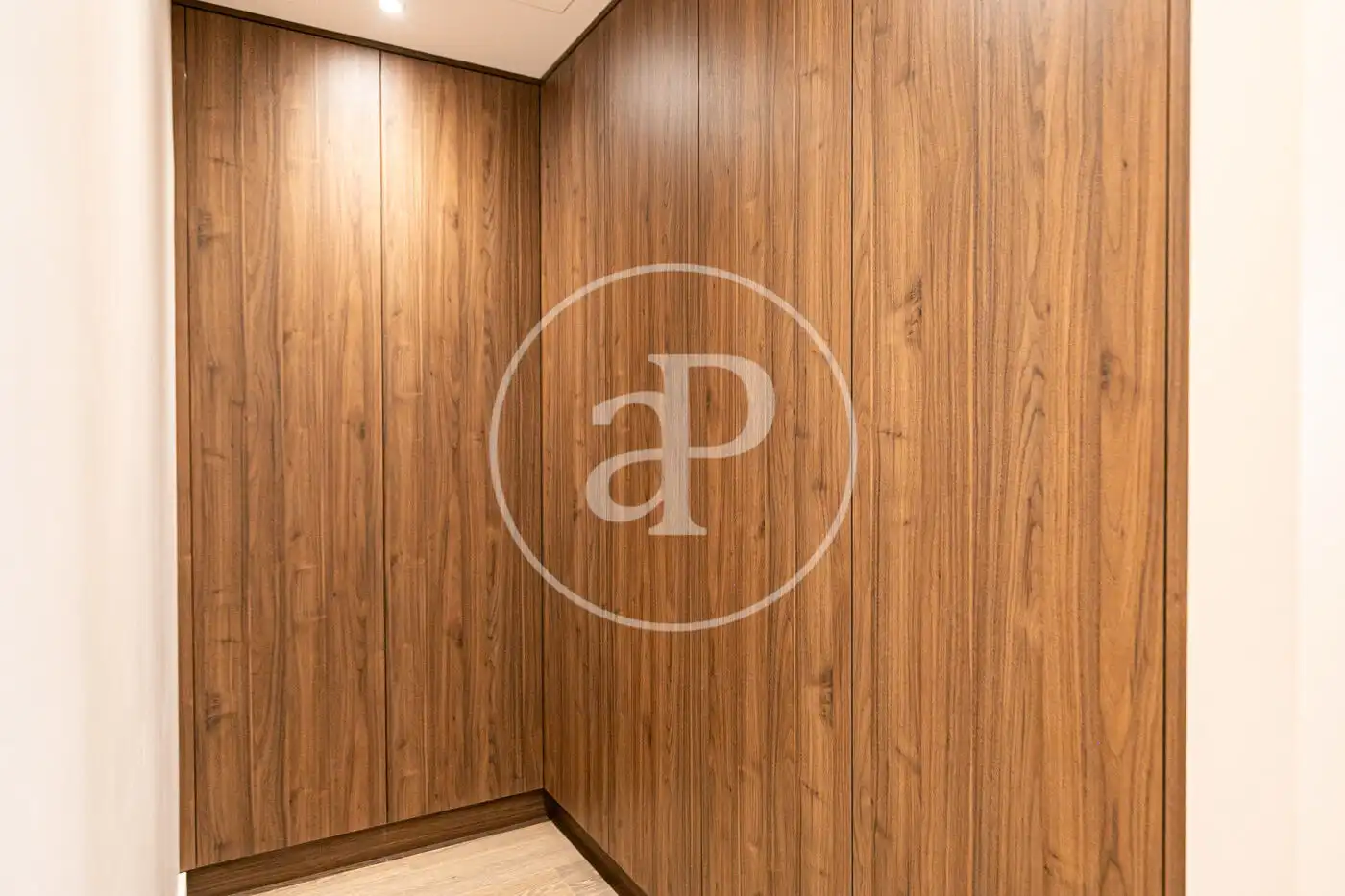 Flat for sale in Barcelona  with Air Conditioner, Heating and Balcony