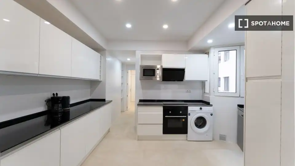 Kitchen of Flat for rent in Madrid  with Air Conditioner, Heating and Furnished