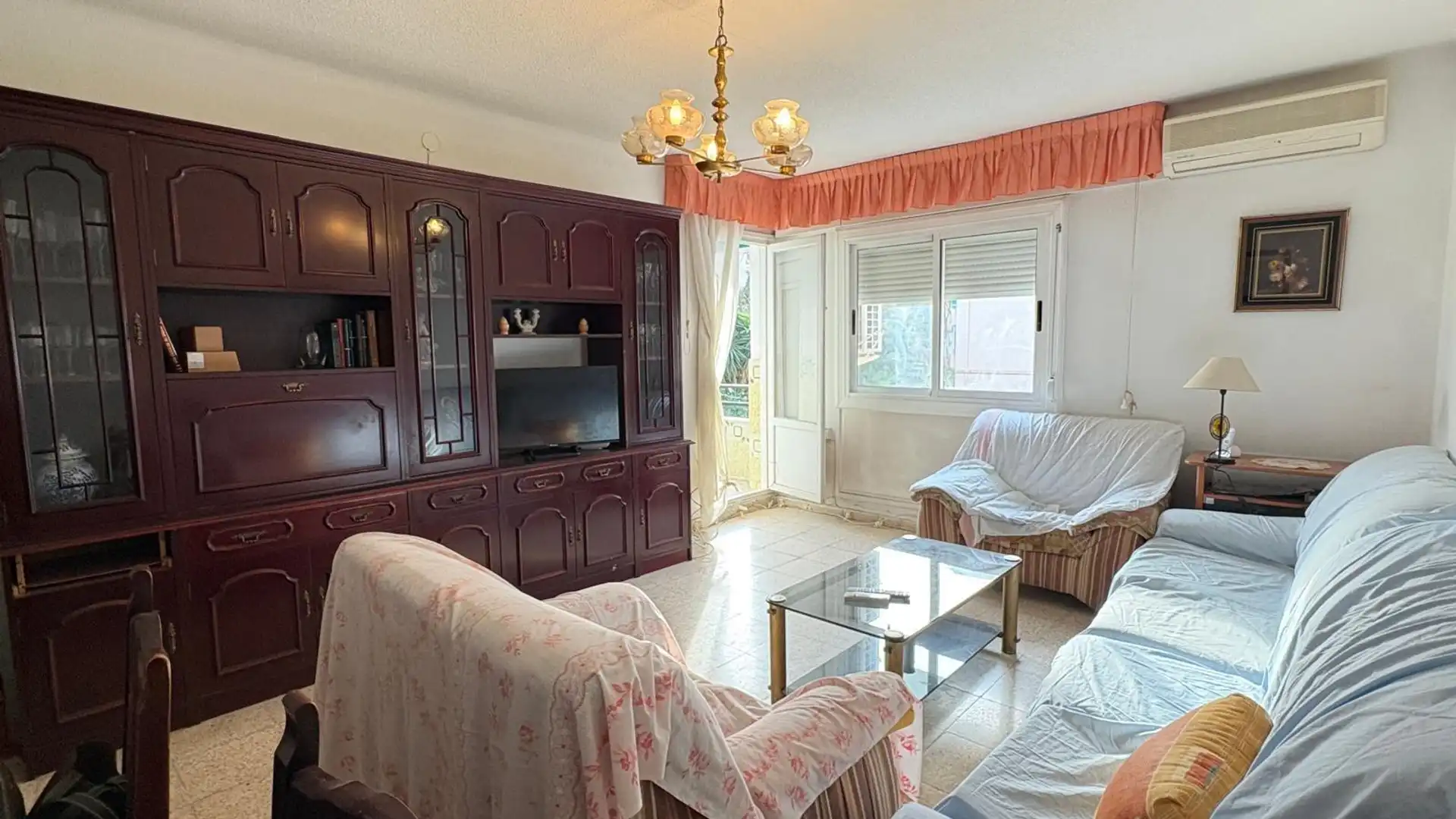 Sala d'estar de Pis en venda en Alicante / Alacant amb Aire condicionat, Terrassa i Moblat