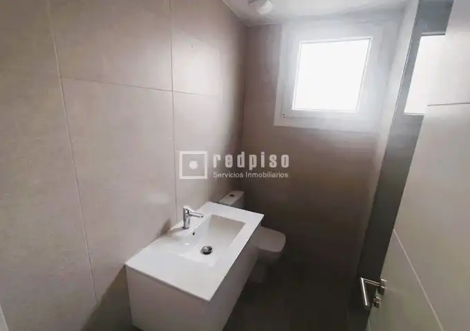 Bathroom of Flat for rent in Guadalajara  with Air Conditioner, Heating and Parquet flooring