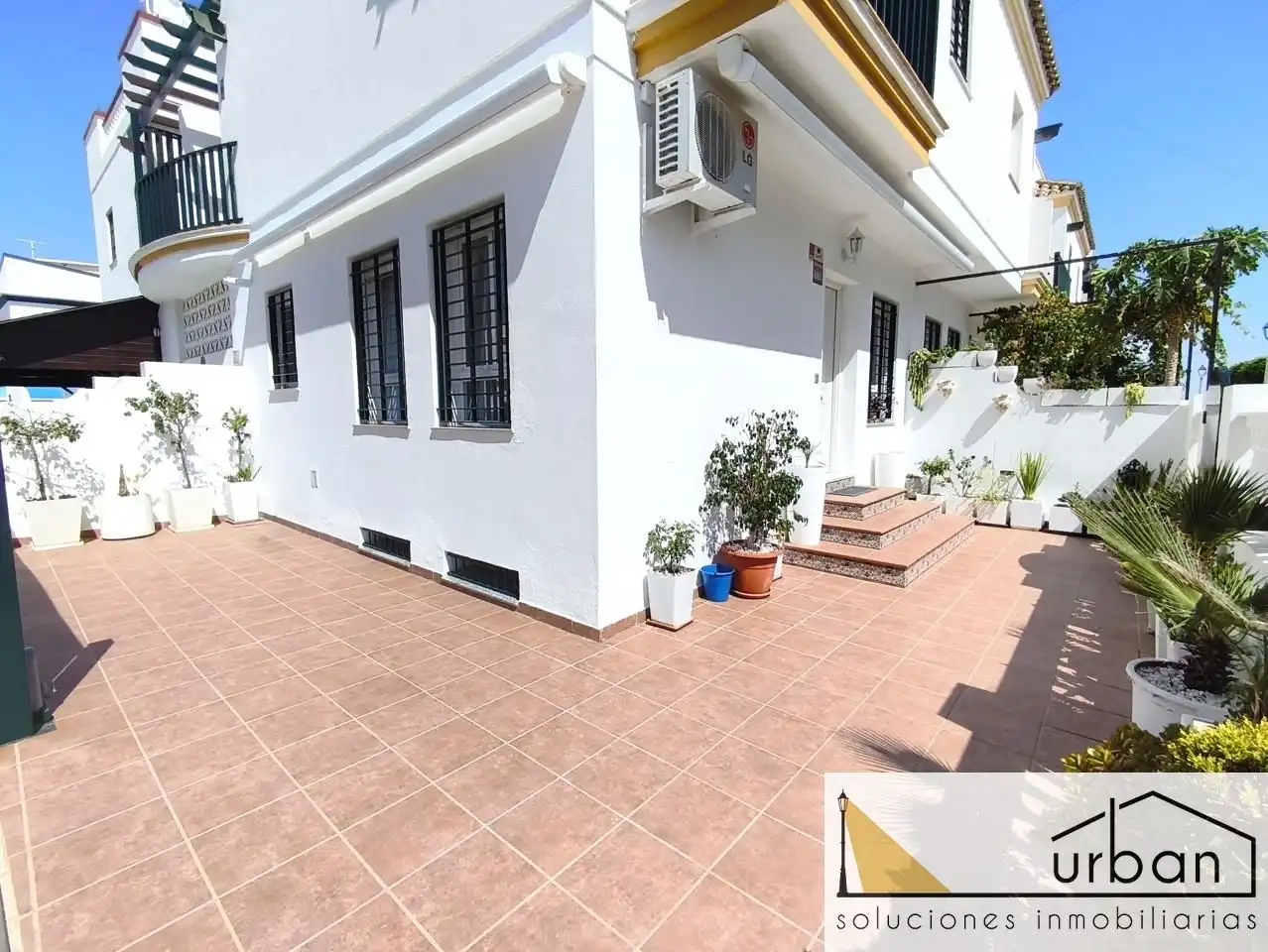 Terrassa de Casa o xalet en venda en Chipiona amb Aire condicionat, Terrassa i Traster