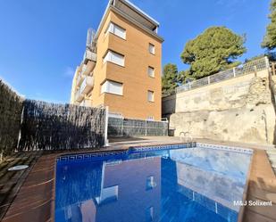 Piscina de Apartament en venda en El Vendrell amb Aire condicionat, Calefacció i Jardí privat