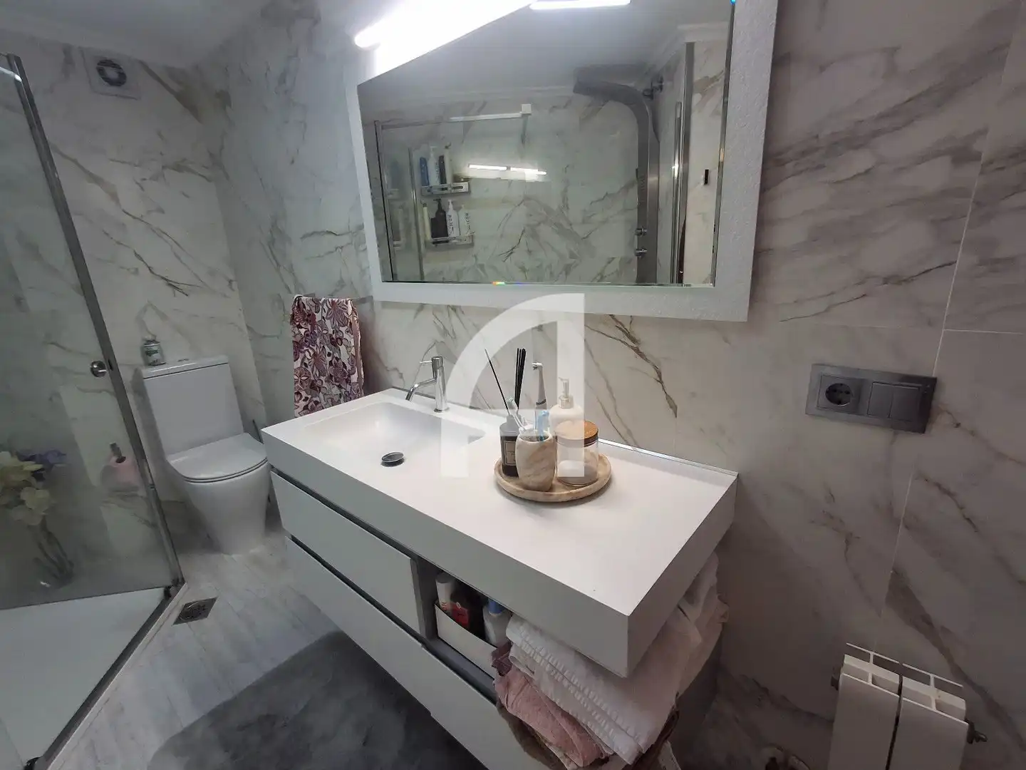 Bathroom of Flat for sale in Vigo   with Heating and Storage room