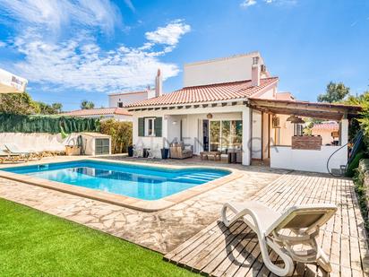 Vista exterior de Casa o xalet en venda en Sant Lluís amb Aire condicionat i Piscina