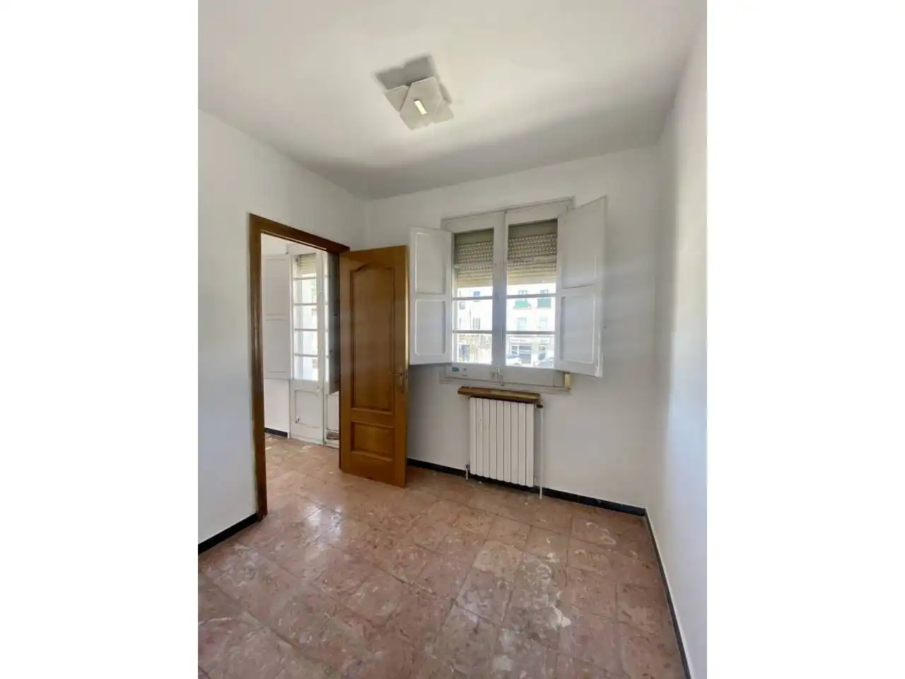 Dormitori de Casa o xalet en venda en Sant Joan Les Fonts amb Calefacció i Jardí privat