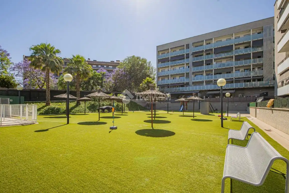 Exterior view of Flat for sale in Sant Boi de Llobregat  with Air Conditioner, Storage room and Balcony