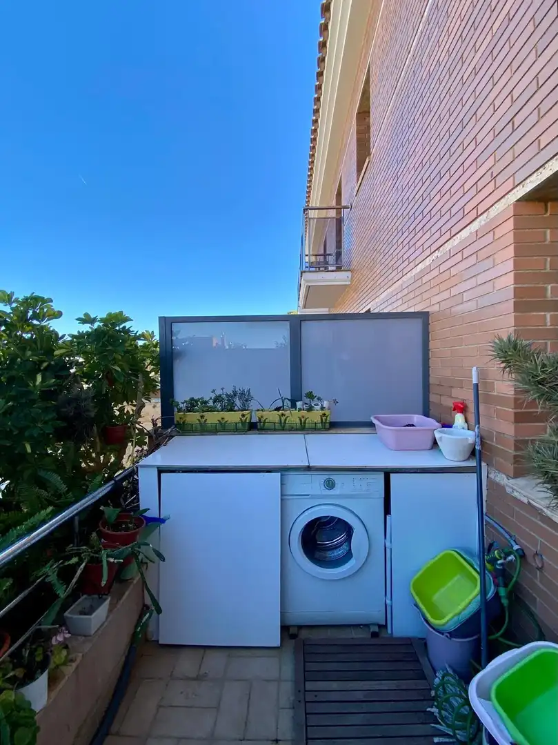Terrasse von Einfamilien-Reihenhaus zum Verkauf in El Vendrell mit Klimaanlage, Heizung und Terrasse